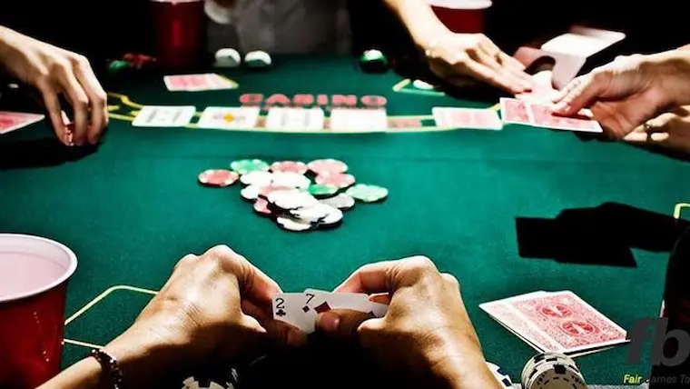 How to play poker to quickly become a master